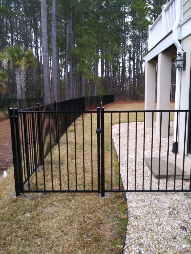 fence_sc_4ft_aluminum_gate