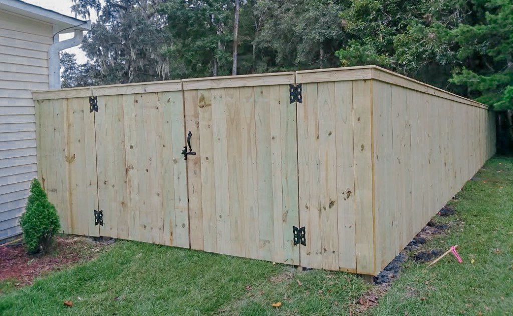 fence_sc_6ft_wood_privacy_with_double_gate