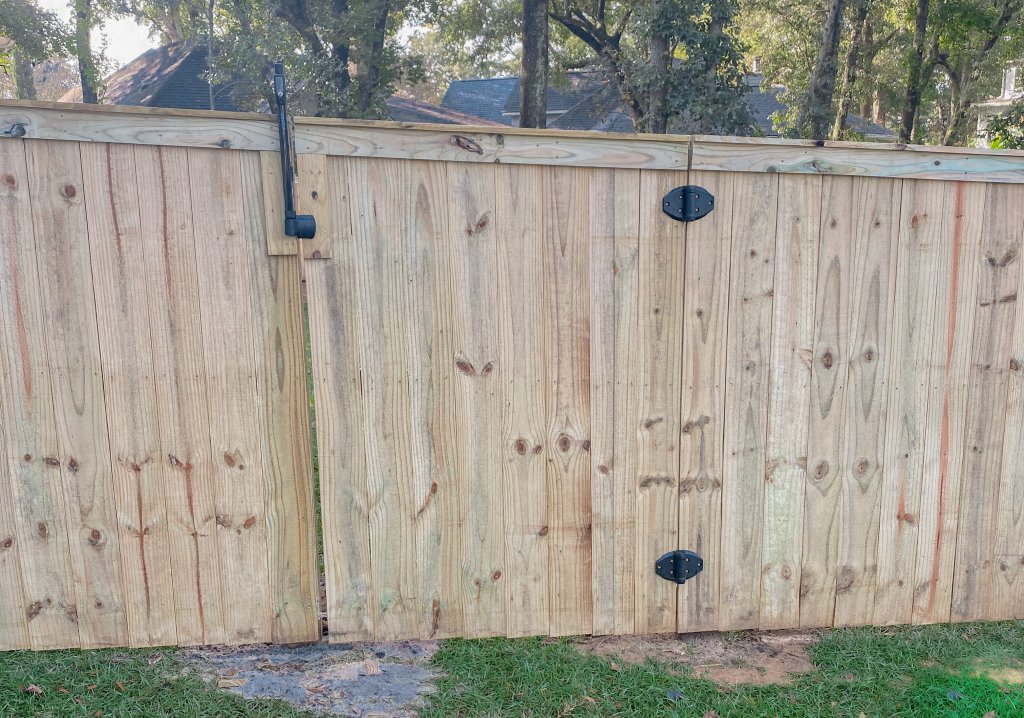 fence_sc_6ft_wood_privacy_gate
