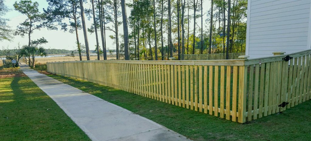 fence_sc_4ft_wood_picket_with_single_gate