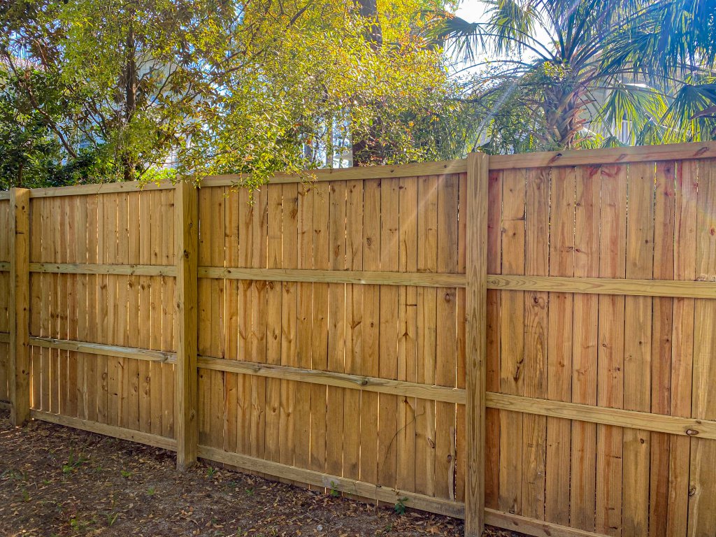 fence_sc_8ft_wood_privacy